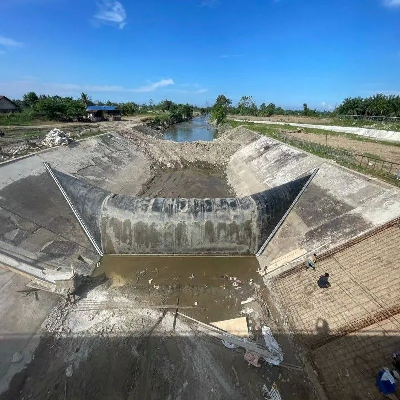 Inflatable rubber dam